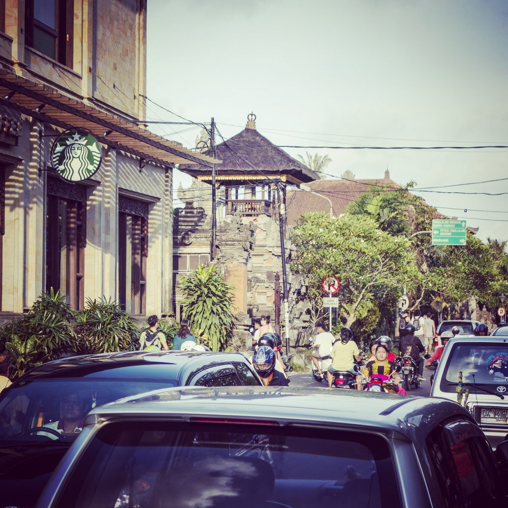 A Starbucks coffee shop in the center of Ubud